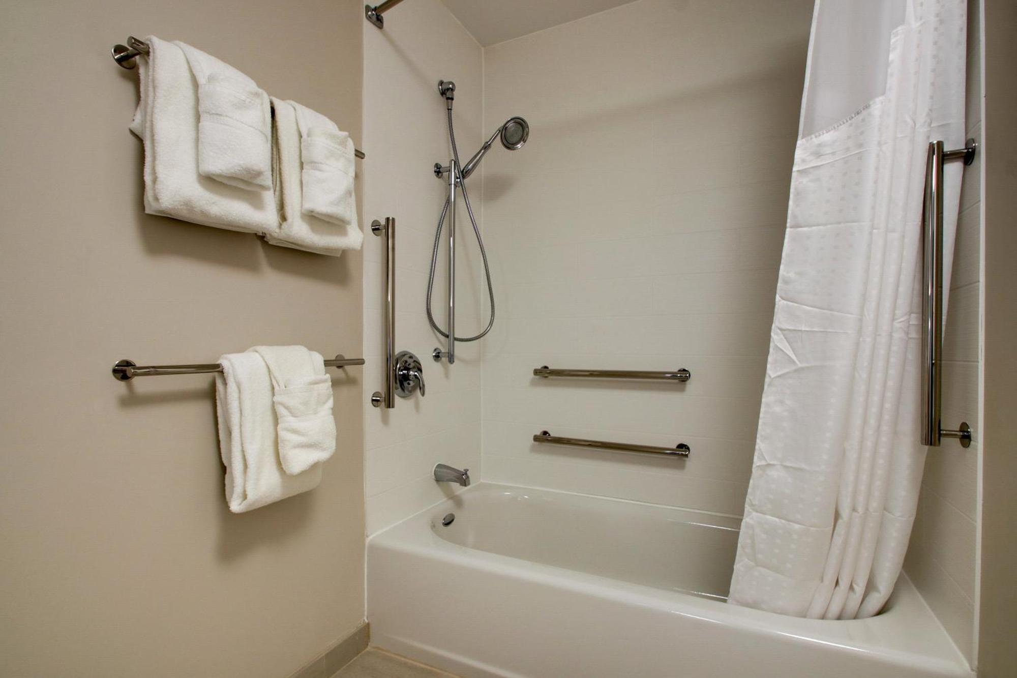 Holiday Inn Express & Suites - Elizabethtown North By Ihg Екстериор снимка