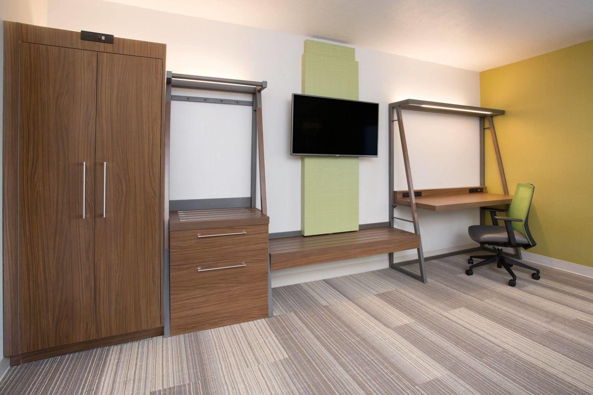 Holiday Inn Express & Suites - Elizabethtown North By Ihg Екстериор снимка